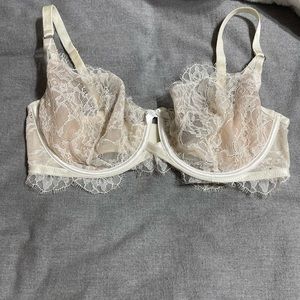 Victoria’s Secret very sexy unlined demi bra